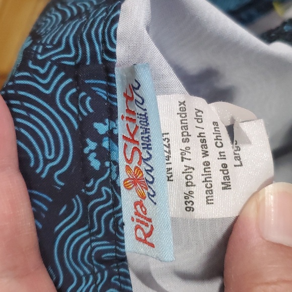 RipSkirt Hawaii Size Large Wrap Skirt Navy Blue Hibiscus Floral Design - Picture 3 of 6